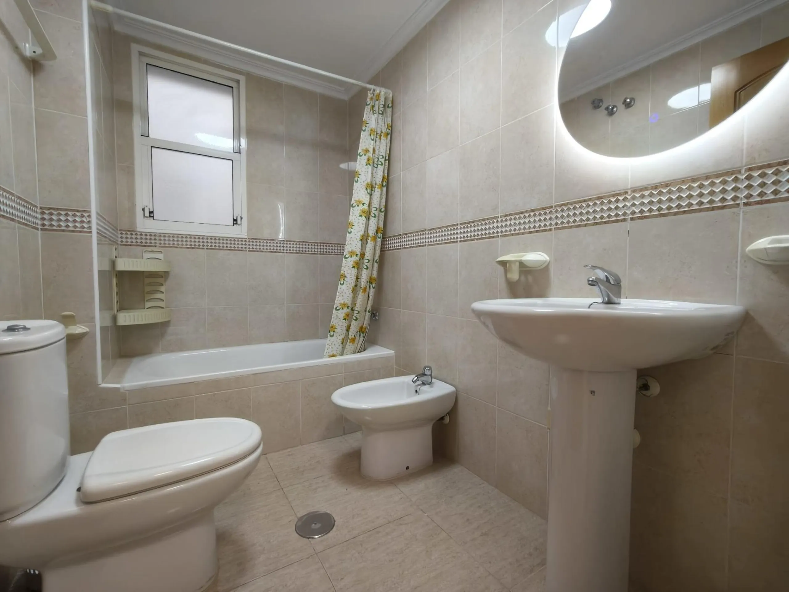 SPACIOUS 2-BEDROOM, 2-BATHROOM HOME WITH UNOBSTRUCTED VIEWS