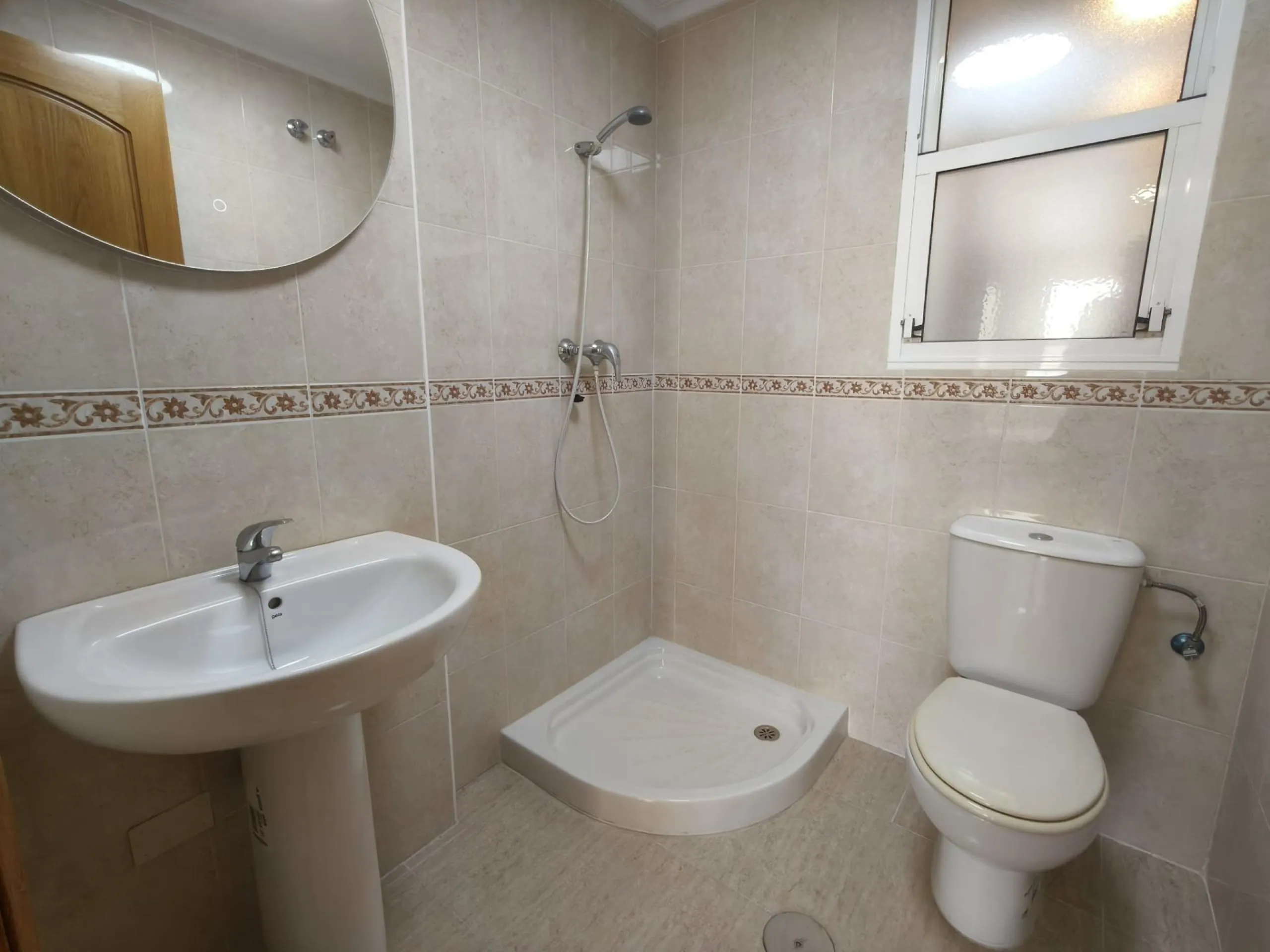 SPACIOUS 2-BEDROOM, 2-BATHROOM HOME WITH UNOBSTRUCTED VIEWS