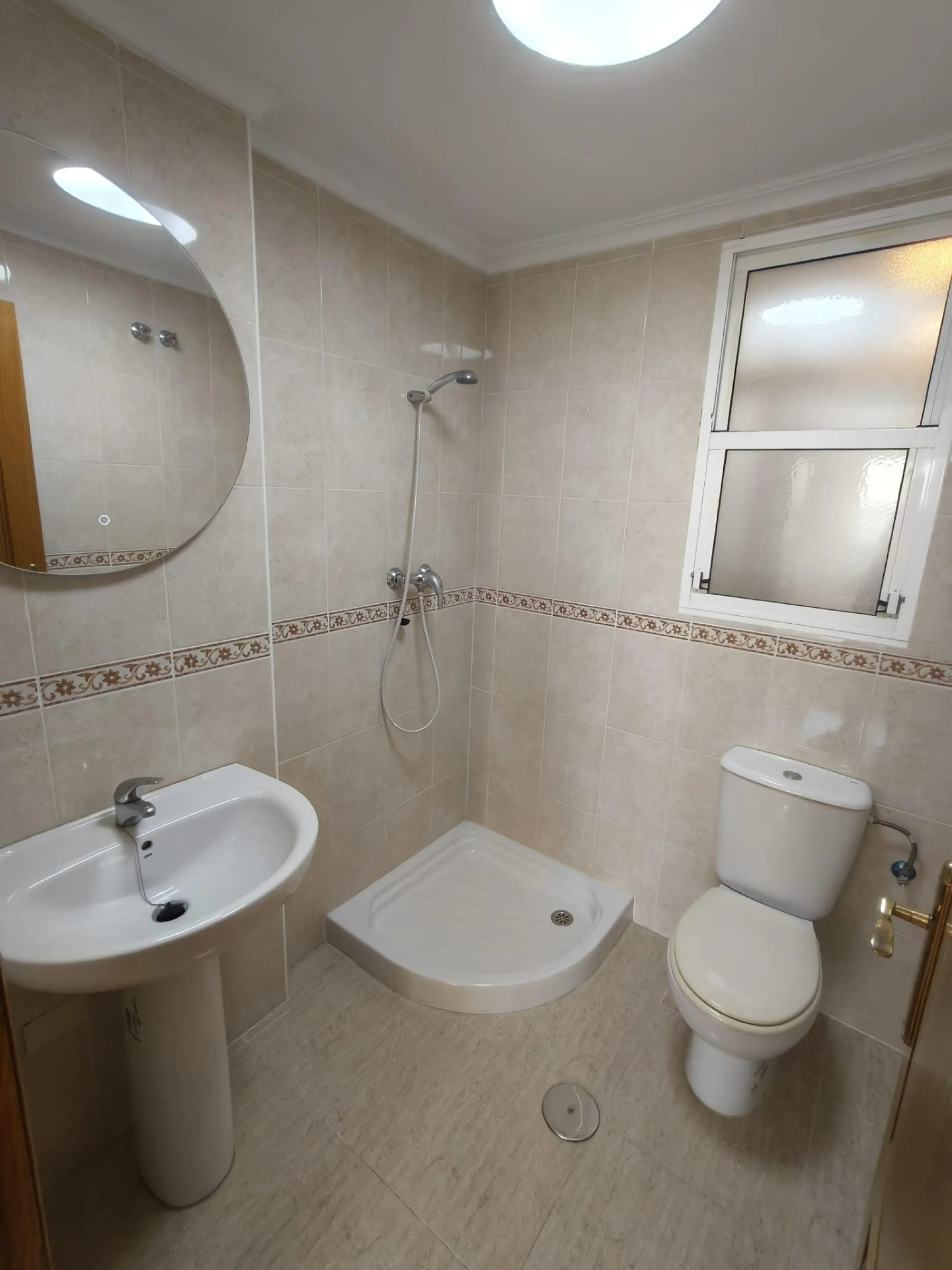 SPACIOUS 2-BEDROOM, 2-BATHROOM HOME WITH UNOBSTRUCTED VIEWS