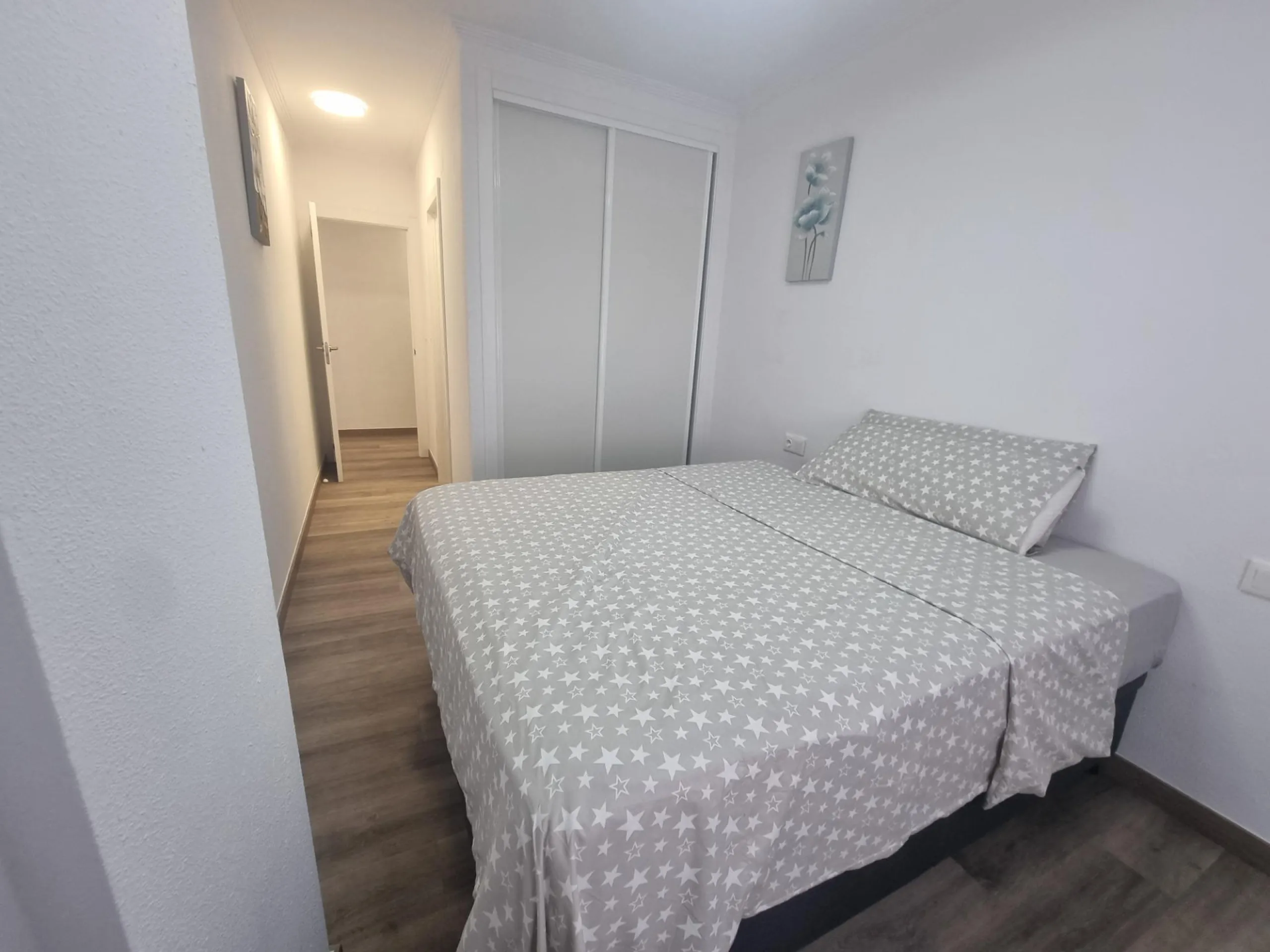 Exclusive Renovated Apartment in Torrevieja - Ideal Location
