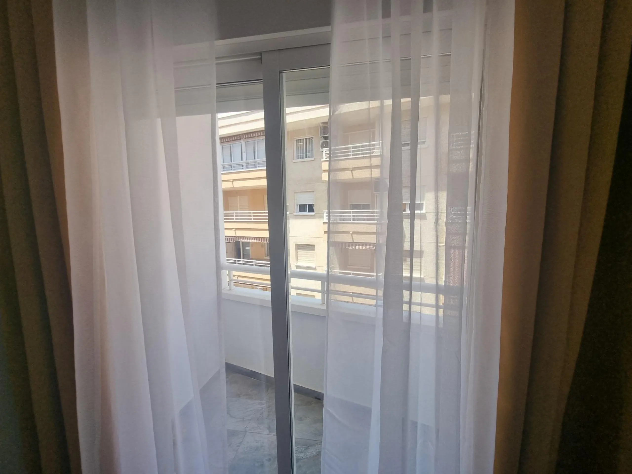 Exclusive Renovated Apartment in Torrevieja - Ideal Location
