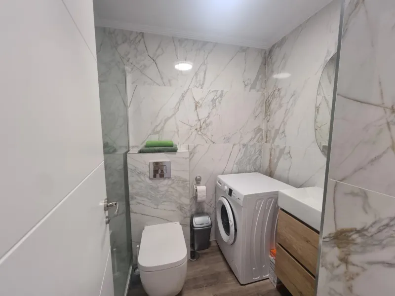Exclusive Renovated Apartment in Torrevieja - Ideal Location