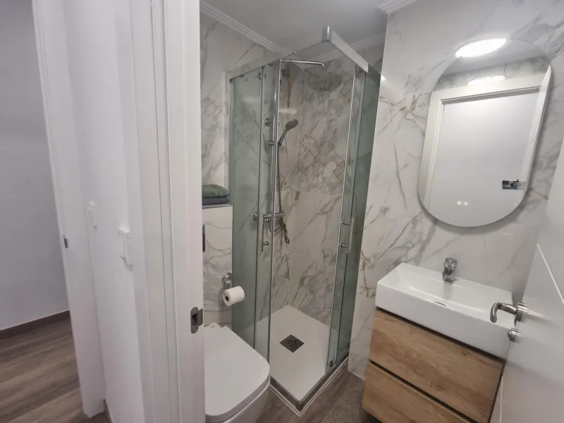 Exclusive Renovated Apartment in Torrevieja - Ideal Location