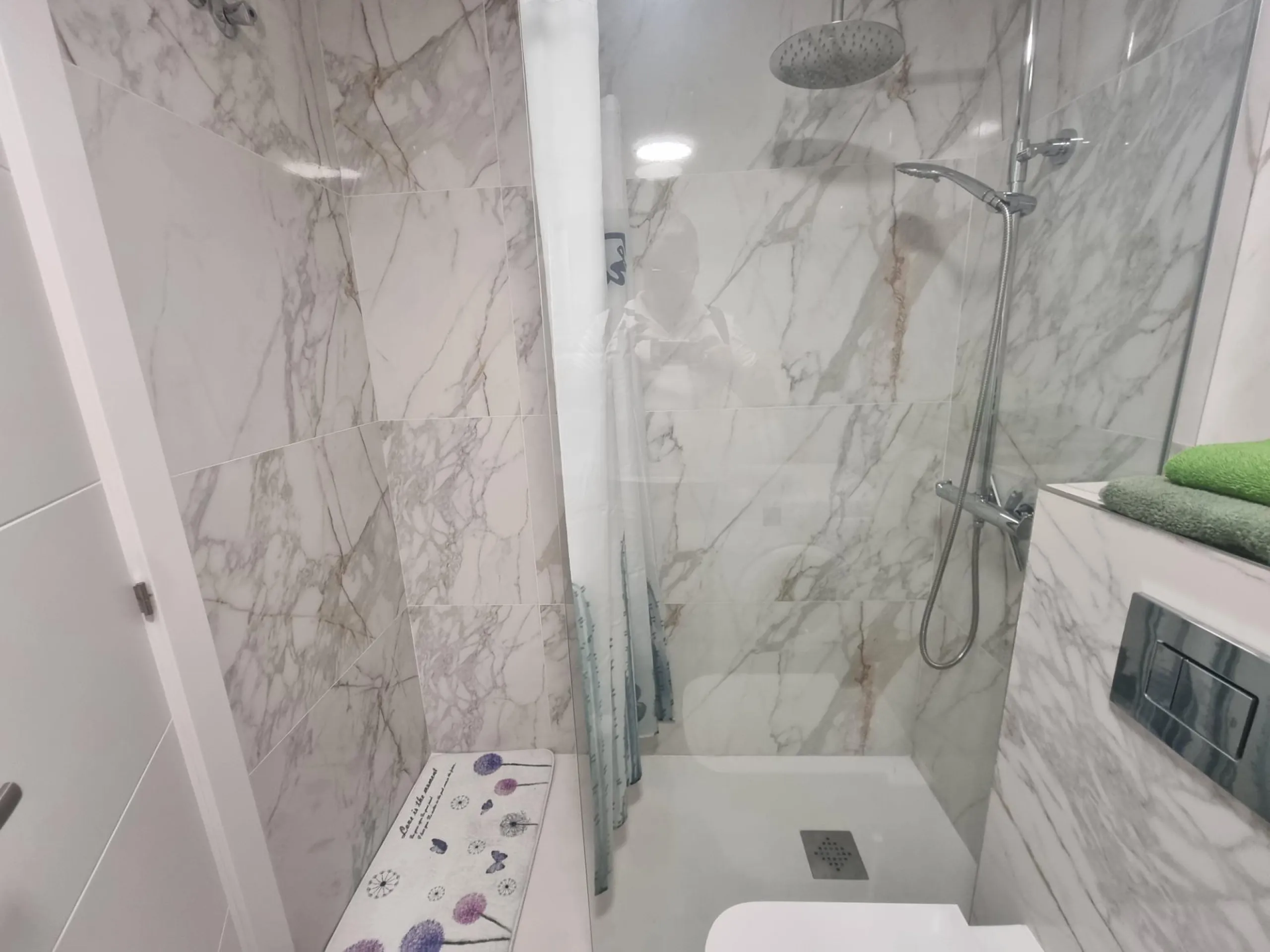 Exclusive Renovated Apartment in Torrevieja - Ideal Location