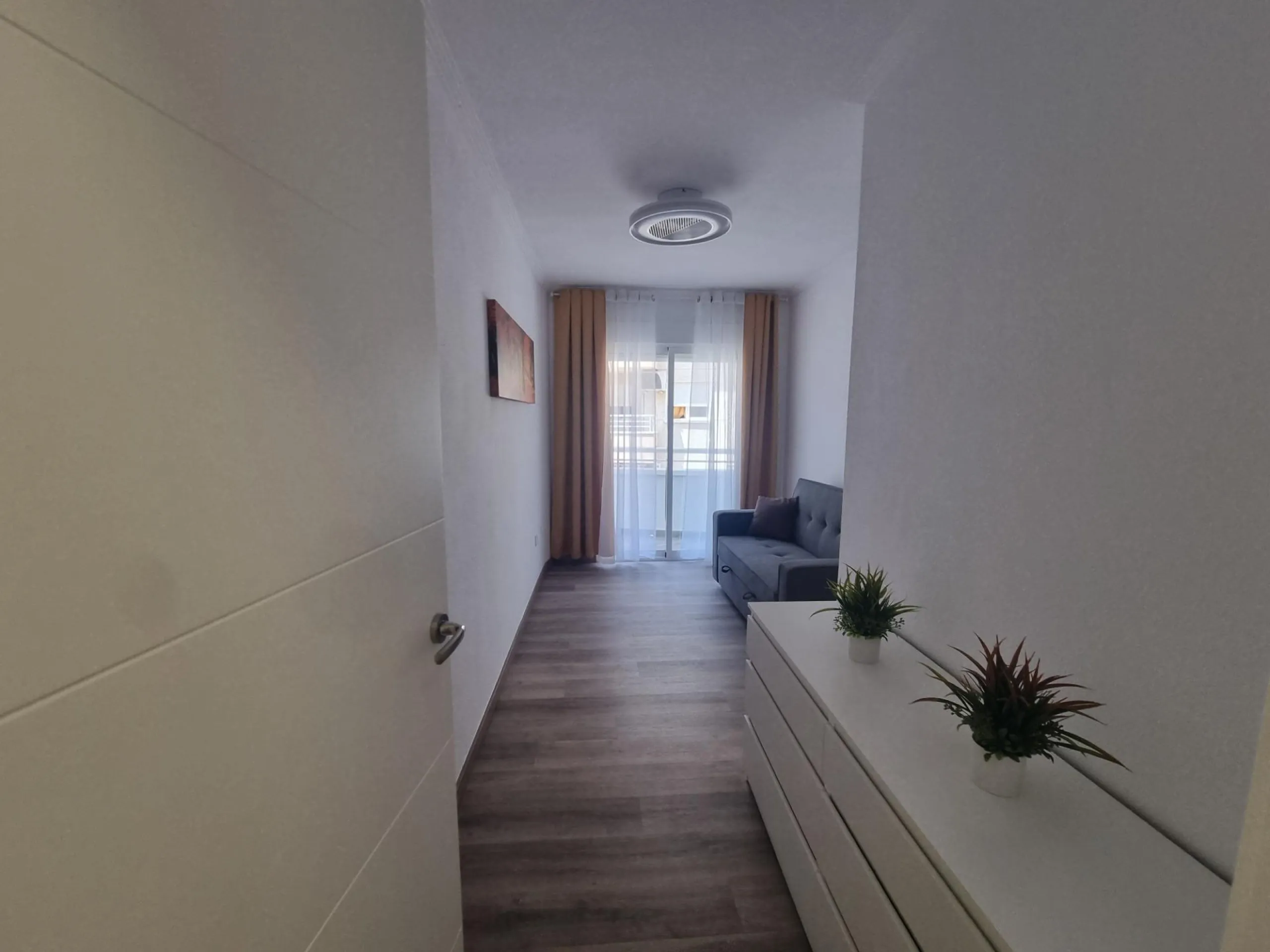 Exclusive Renovated Apartment in Torrevieja - Ideal Location