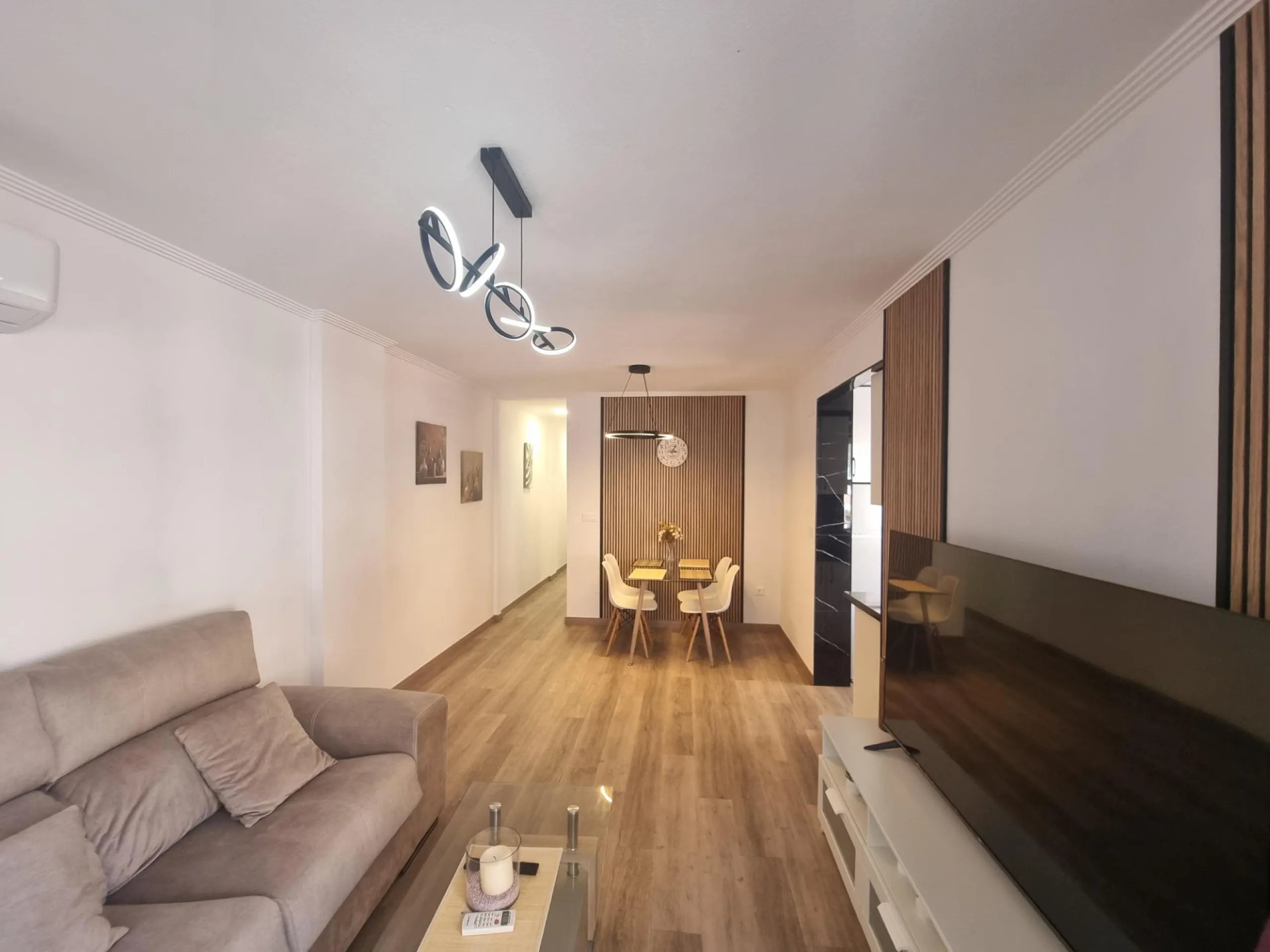 Exclusive Renovated Apartment in Torrevieja - Ideal Location