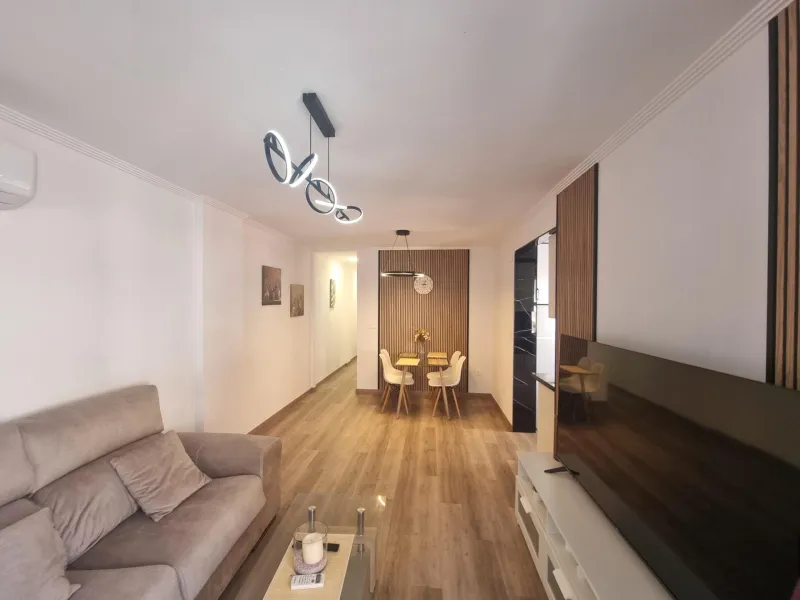 Exclusive Renovated Apartment in Torrevieja - Ideal Location