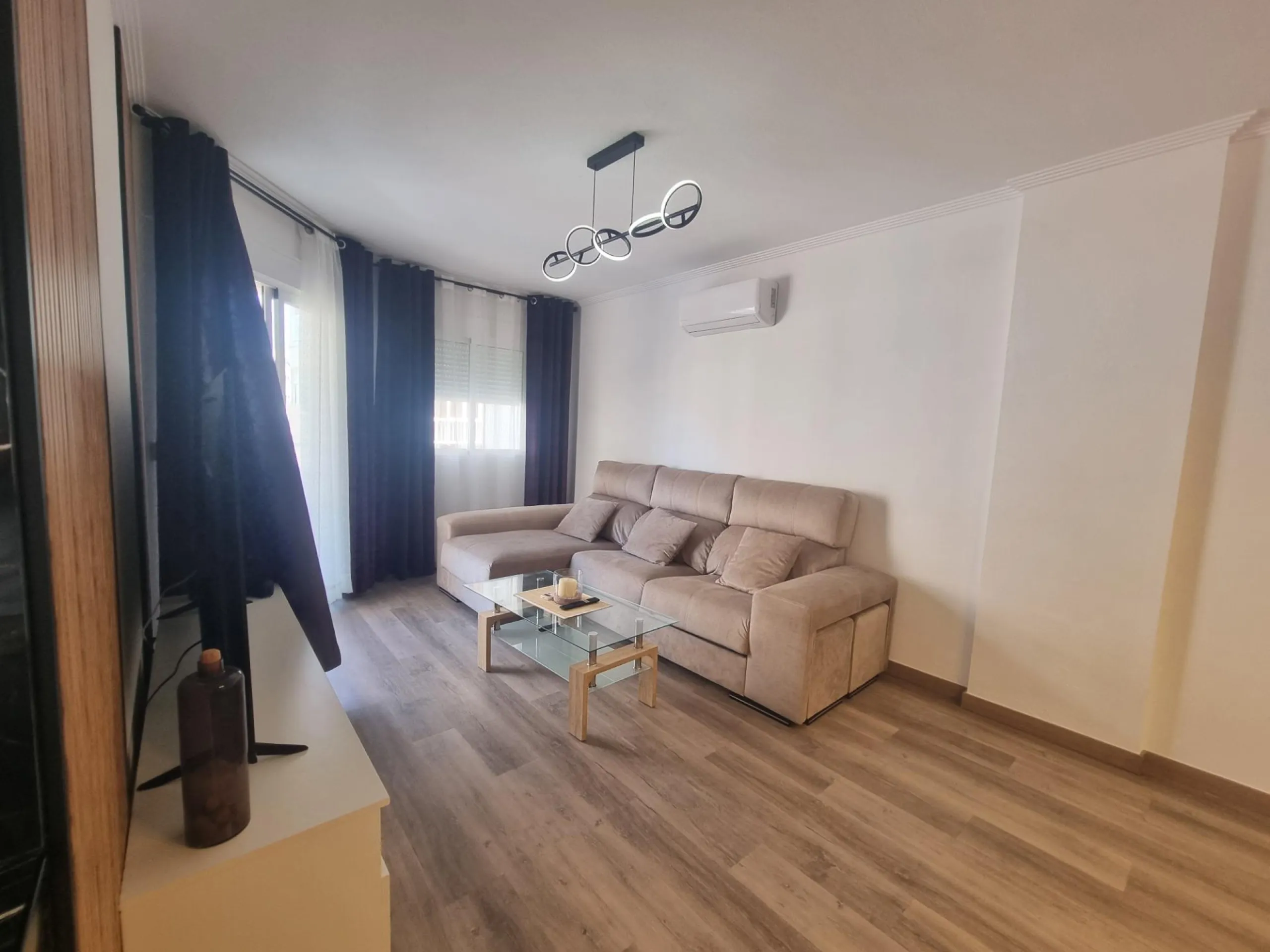 Exclusive Renovated Apartment in Torrevieja - Ideal Location