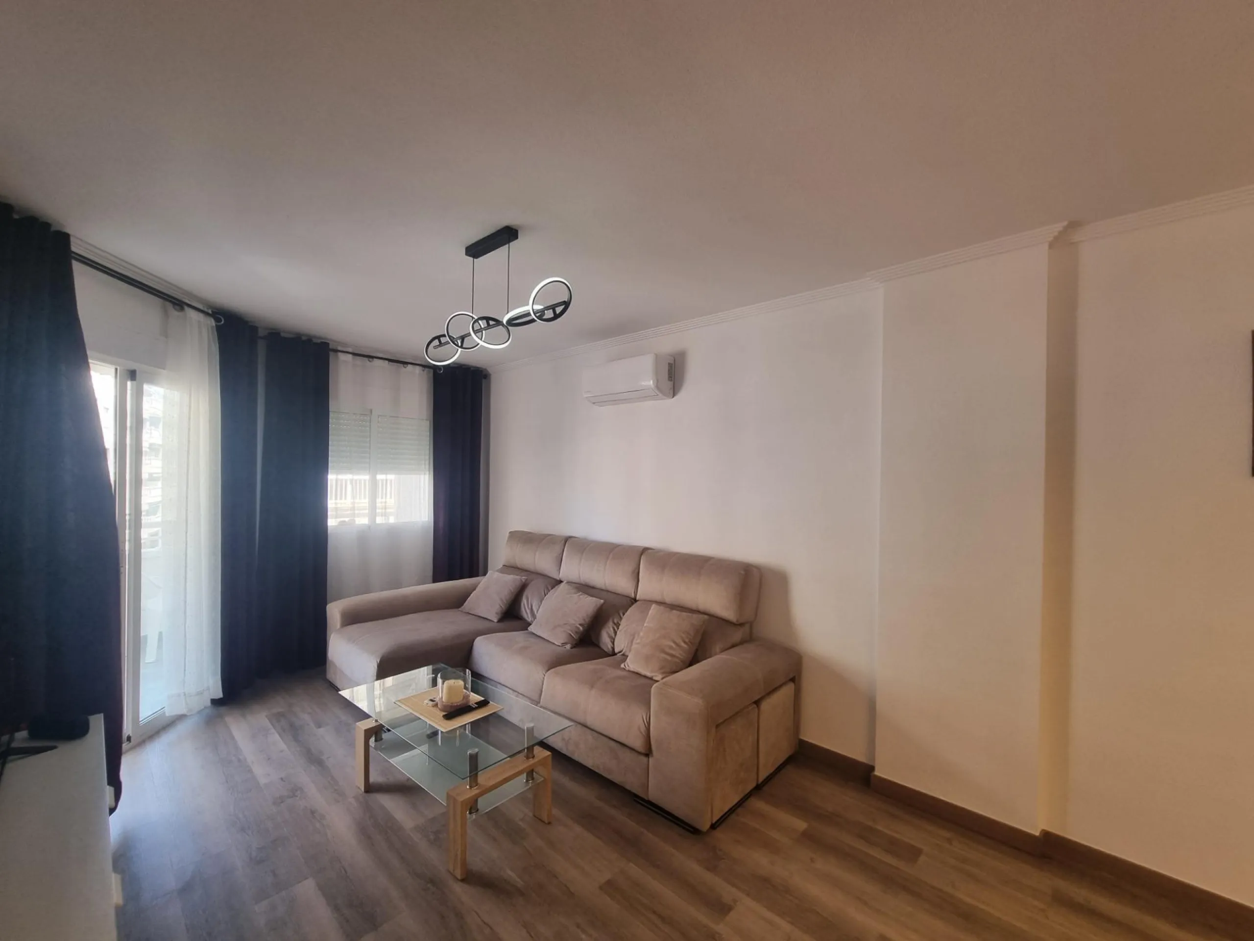Exclusive Renovated Apartment in Torrevieja - Ideal Location
