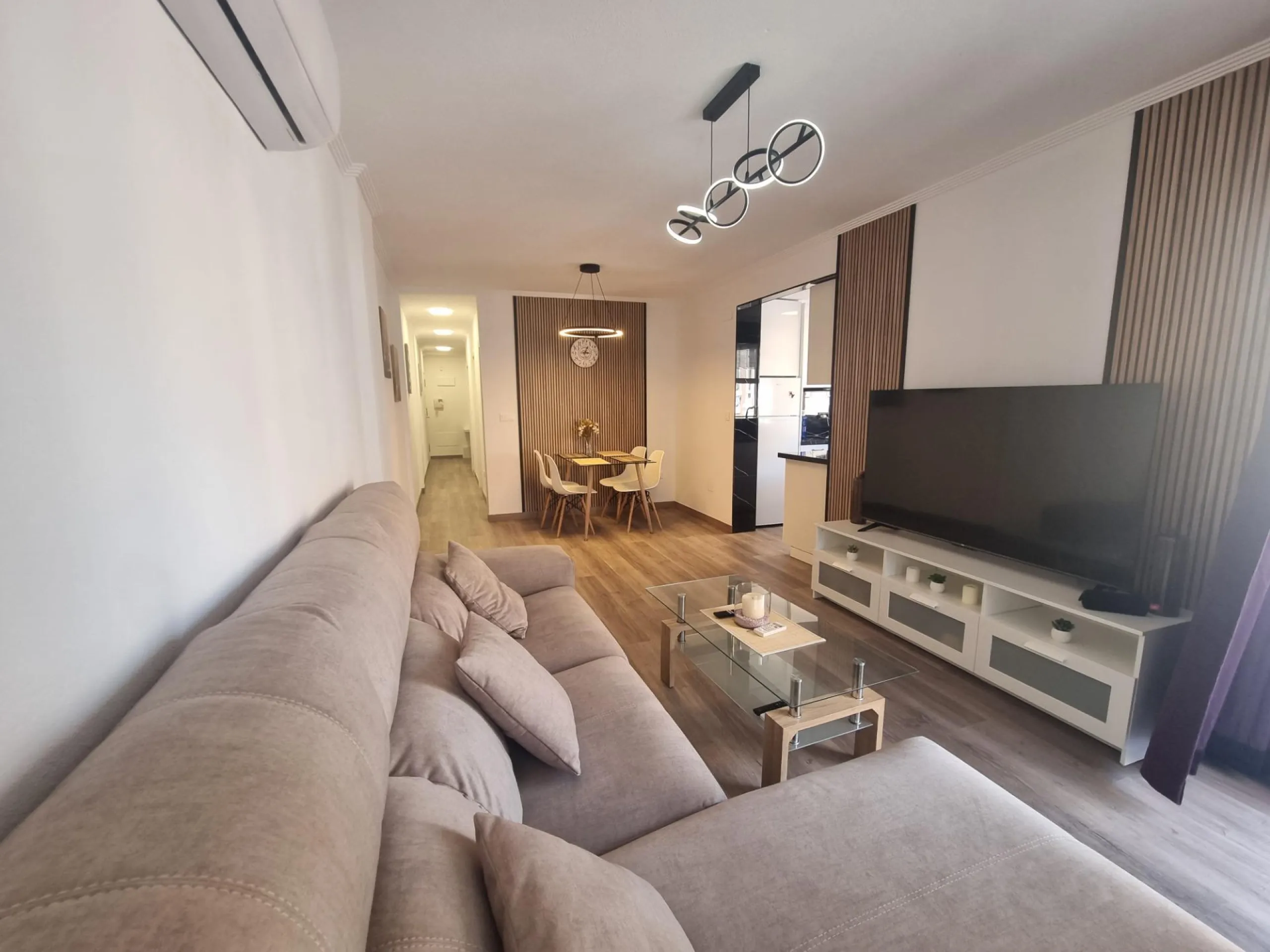 Exclusive Renovated Apartment in Torrevieja - Ideal Location