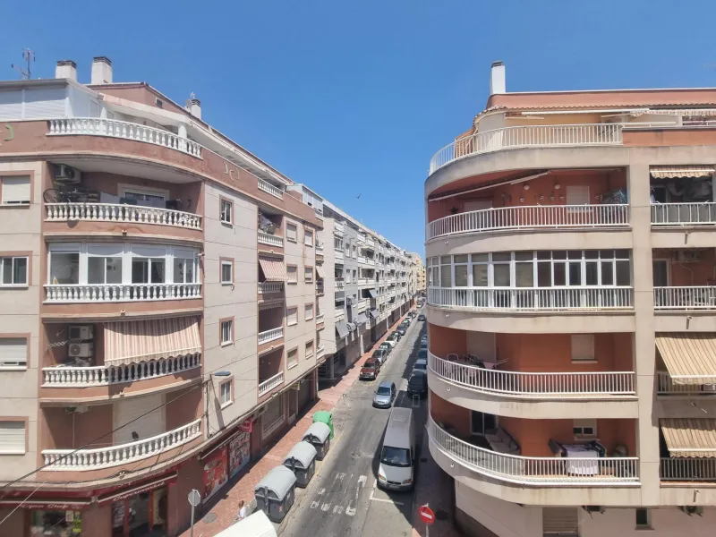 Exclusive Renovated Apartment in Torrevieja - Ideal Location