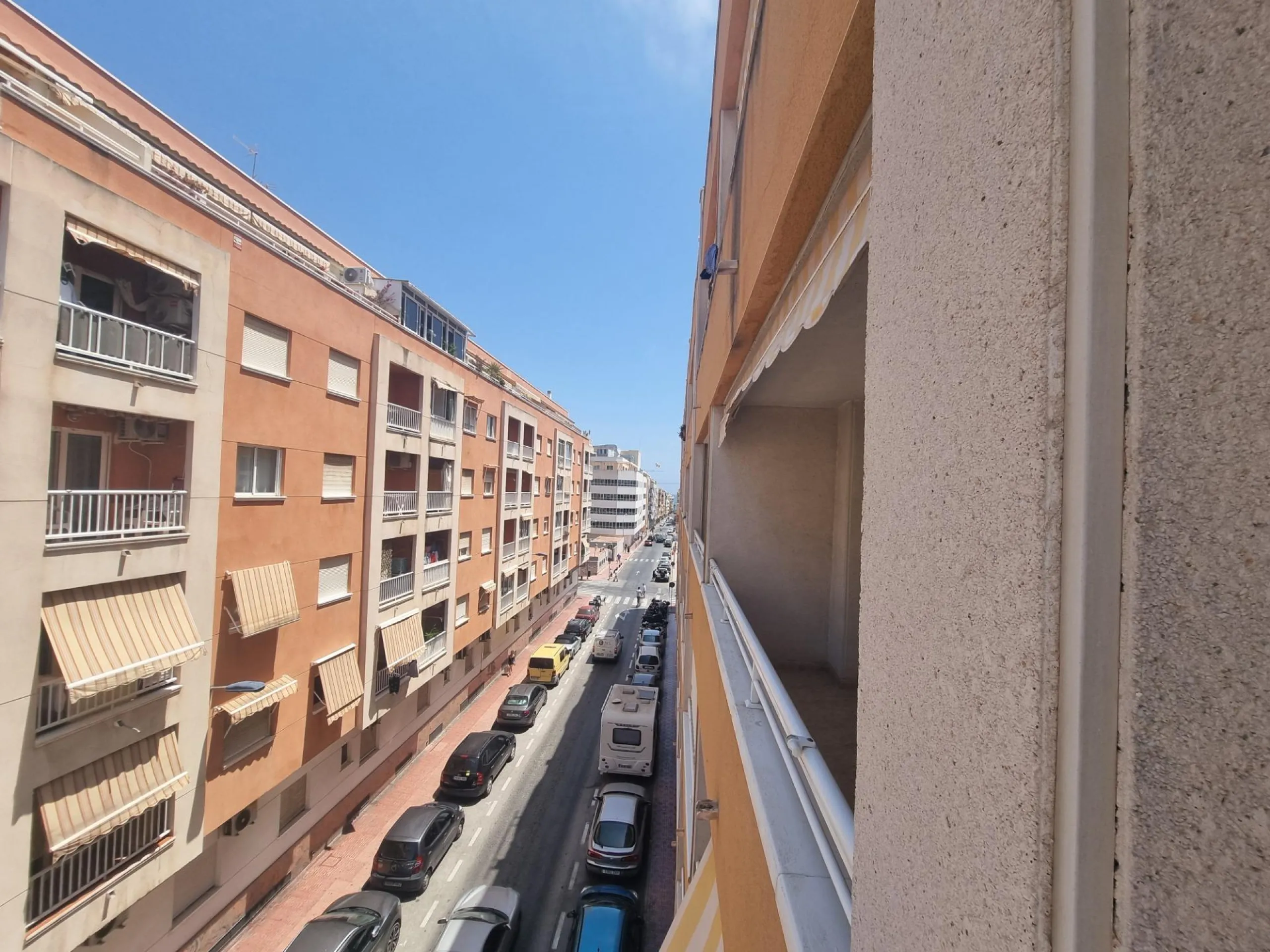 Exclusive Renovated Apartment in Torrevieja - Ideal Location