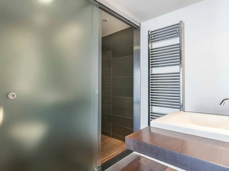 Bright Apartment with Large Balcony and Parking in Galvany, Barcelona