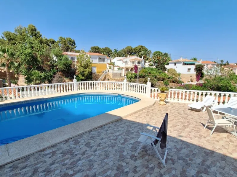 Bonita Villa Independiente con Piscina Privada en La Nucía