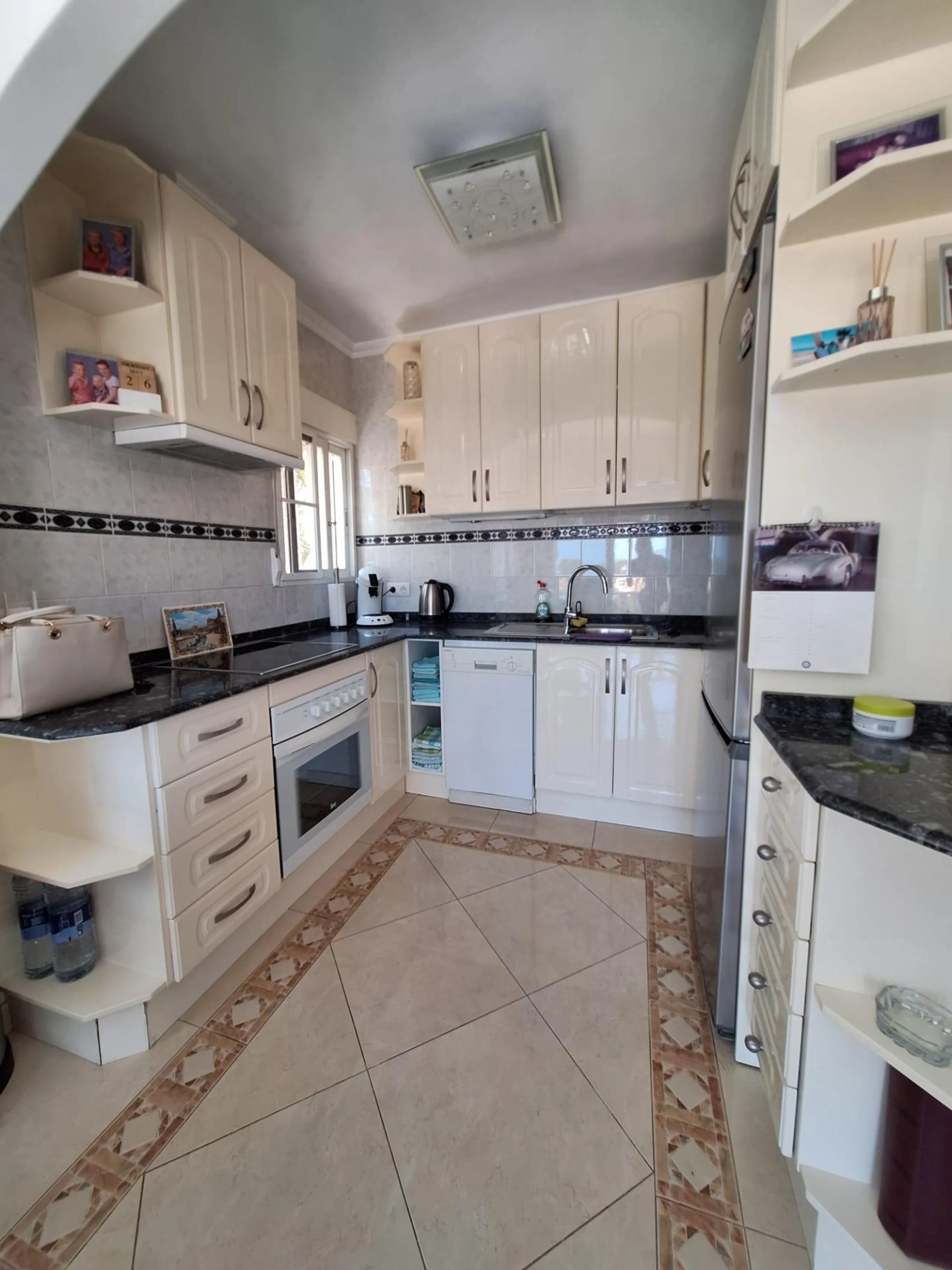 Bonita Villa Independiente con Piscina Privada en La Nucía