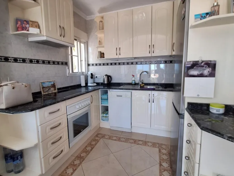 Bonita Villa Independiente con Piscina Privada en La Nucía
