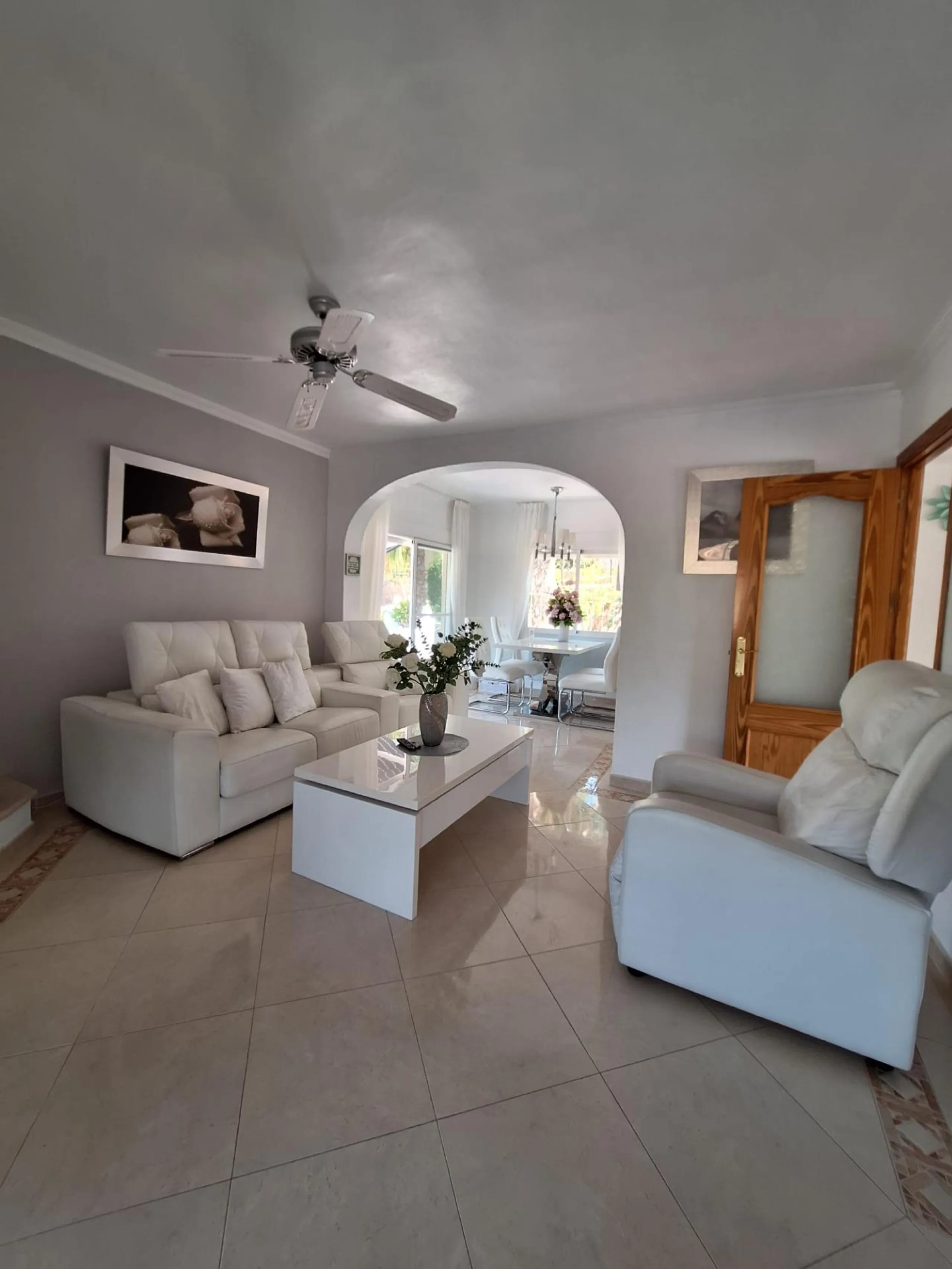 Bonita Villa Independiente con Piscina Privada en La Nucía