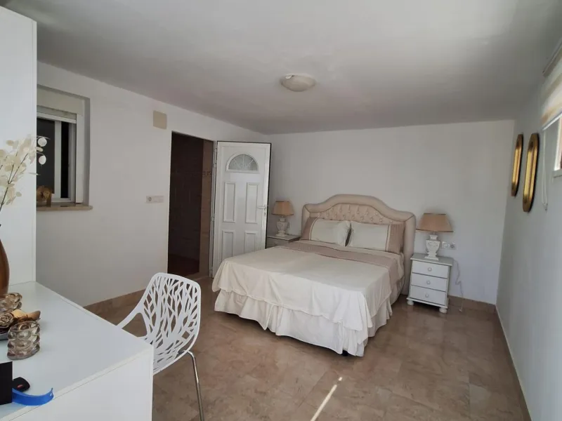 Bonita Villa Independiente con Piscina Privada en La Nucía