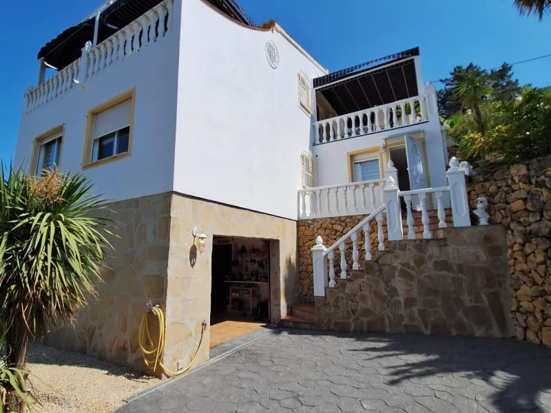 Bonita Villa Independiente con Piscina Privada en La Nucía