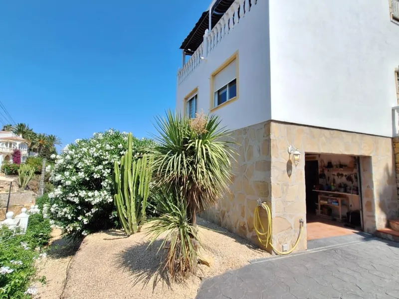 Bonita Villa Independiente con Piscina Privada en La Nucía