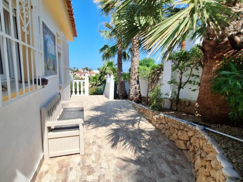 Bonita Villa Independiente con Piscina Privada en La Nucía