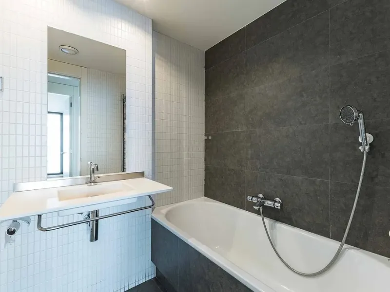 Bright Apartment with Large Balcony and Parking in Galvany, Barcelona