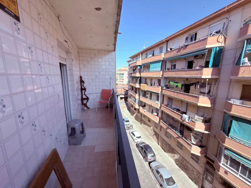 PISO EN ZONA VIRGEN DEL REMEDIO EN ALICANTE EN VENTA