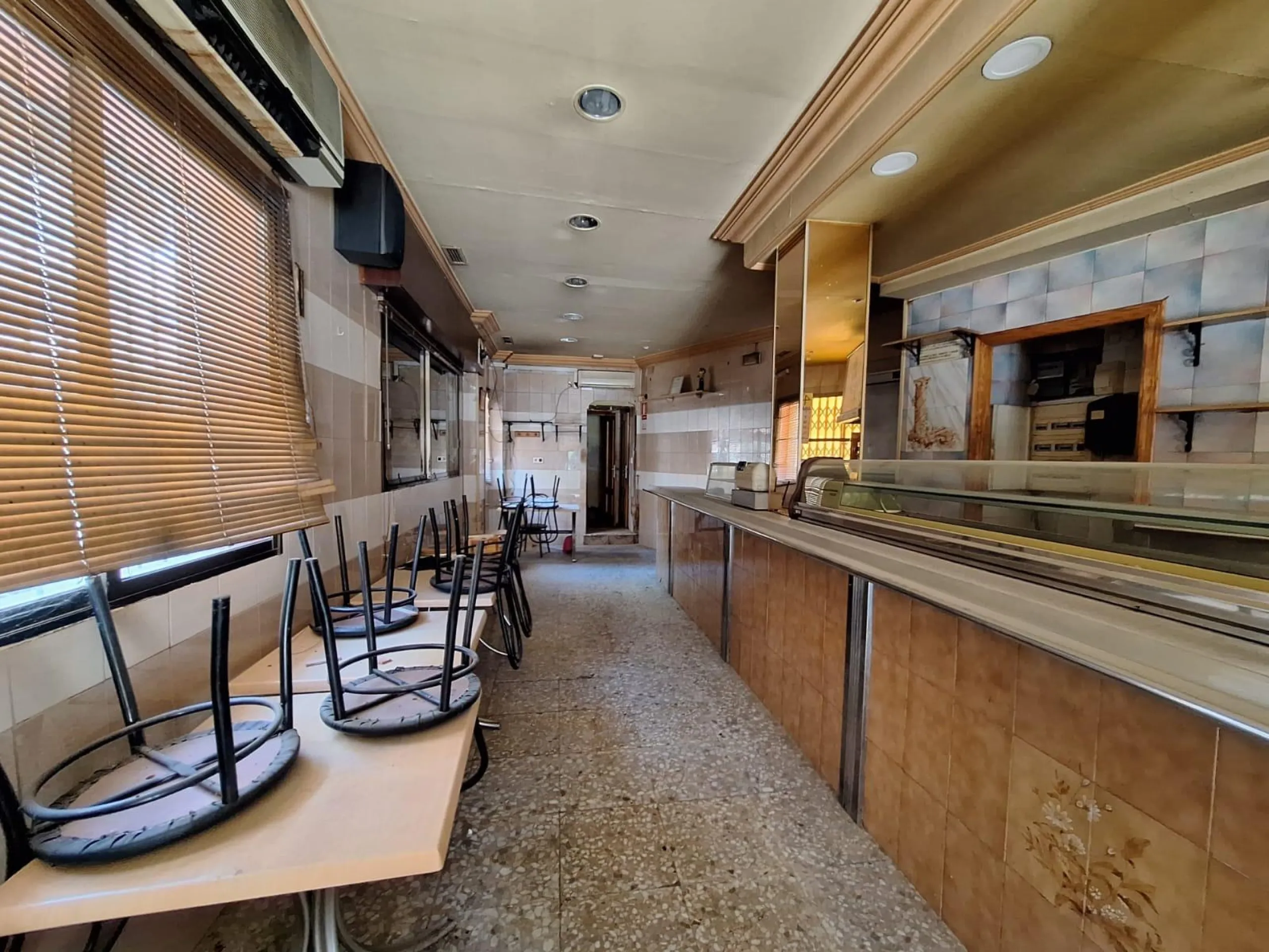 OPORTUNIDAD VENTA LOCAL PARA NEGOCIO - ANTES BAR CAFETERIA
