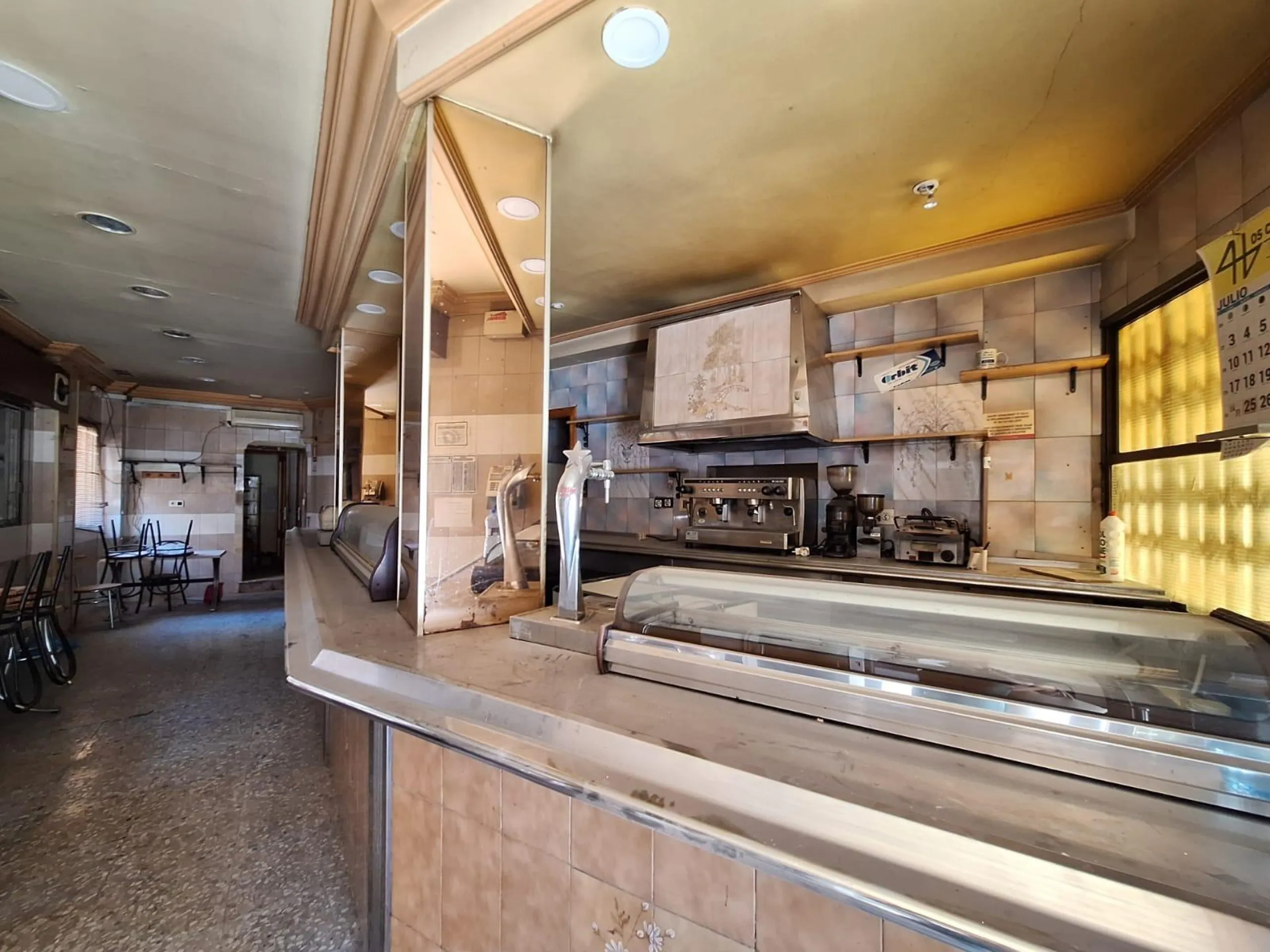 OPORTUNIDAD VENTA LOCAL PARA NEGOCIO - ANTES BAR CAFETERIA