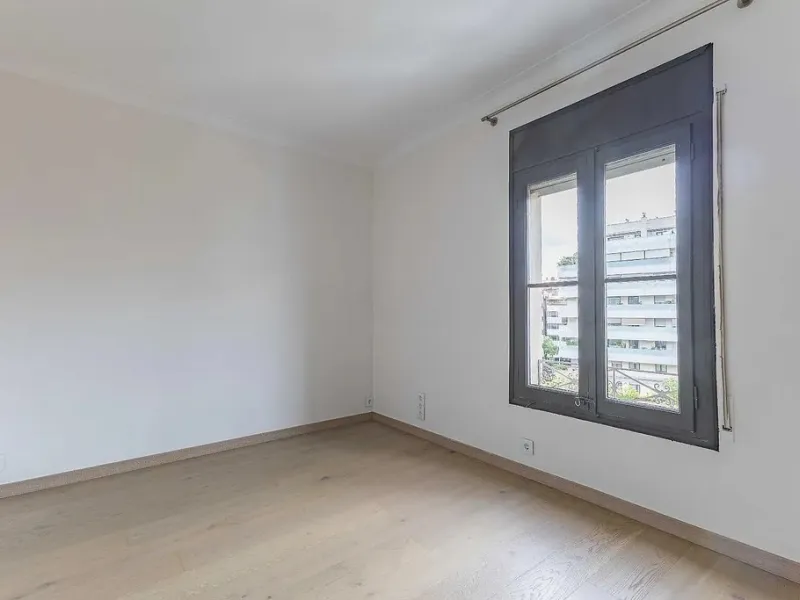 Luminosa vivienda familiar en el corazón de Sarria, Barcelona