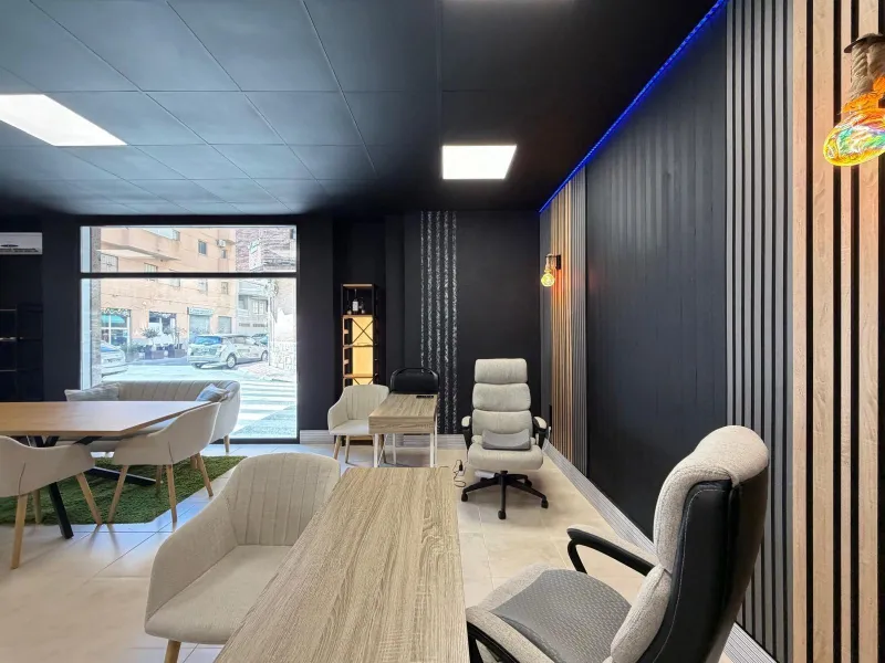 COMMERCIAL SPACE IN A TOP LOCATION OF TORREVIEJA AND 200 METERS FROM LOS LOCOS BEACH. WITH A TOTAL AREA OF 121 M².