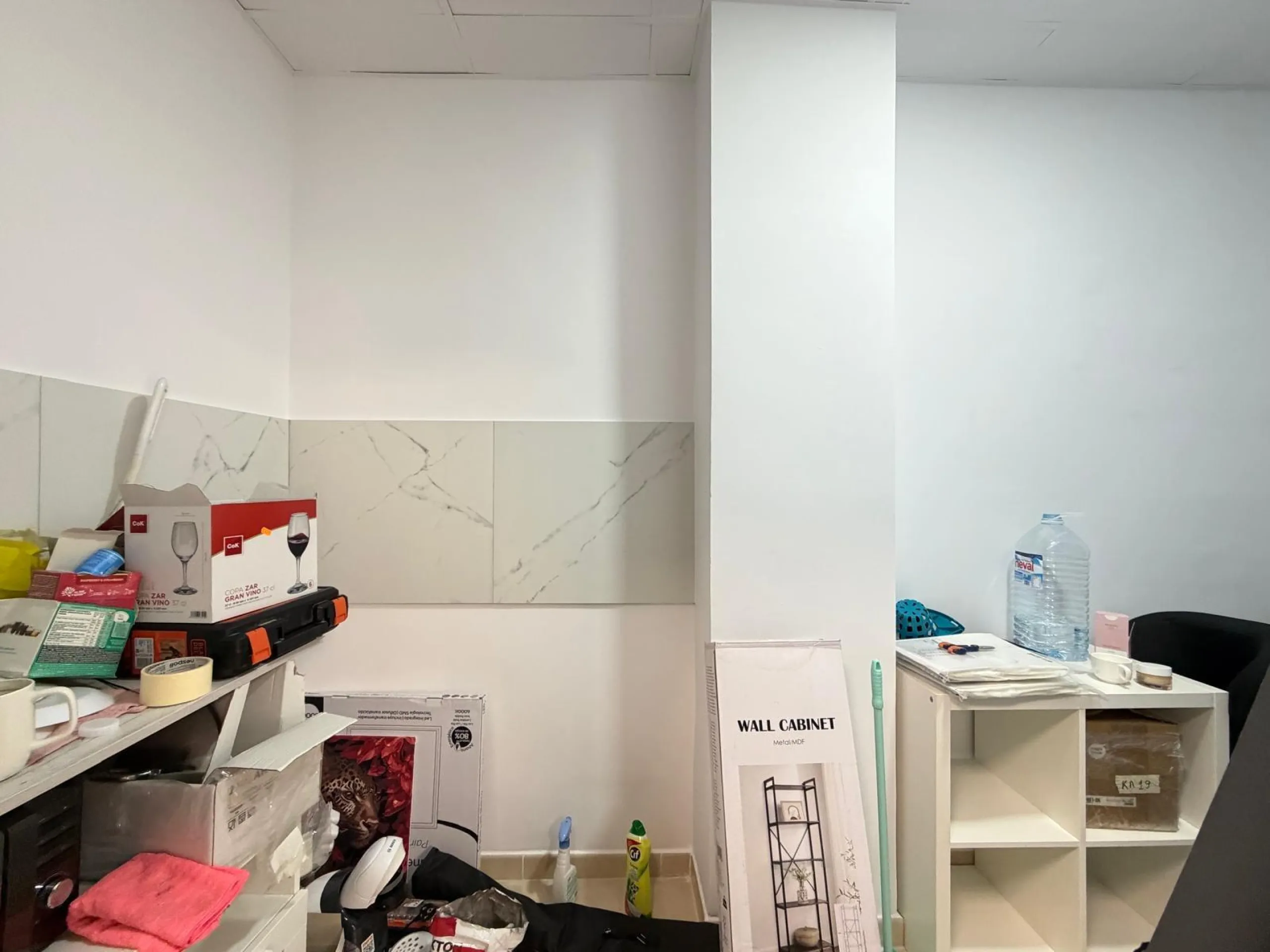 COMMERCIAL SPACE IN A TOP LOCATION OF TORREVIEJA AND 200 METERS FROM LOS LOCOS BEACH. WITH A TOTAL AREA OF 121 M².
