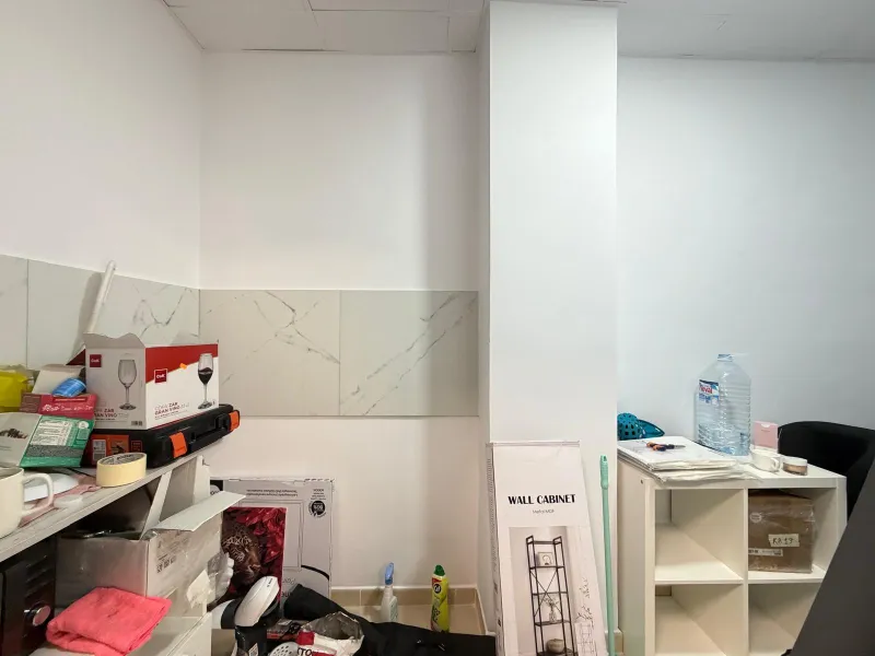COMMERCIAL SPACE IN A TOP LOCATION OF TORREVIEJA AND 200 METERS FROM LOS LOCOS BEACH. WITH A TOTAL AREA OF 121 M².
