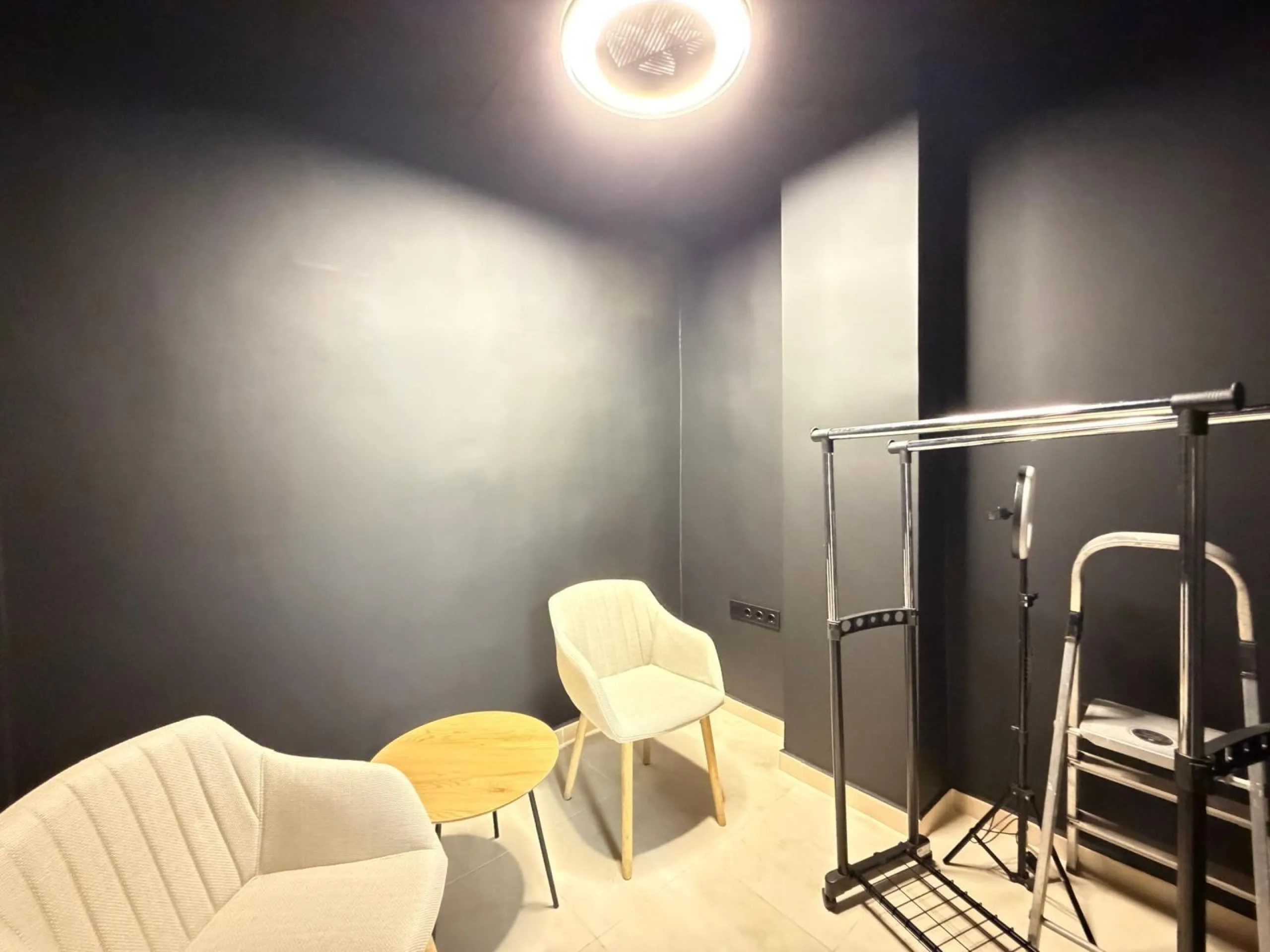 COMMERCIAL SPACE IN A TOP LOCATION OF TORREVIEJA AND 200 METERS FROM LOS LOCOS BEACH. WITH A TOTAL AREA OF 121 M².