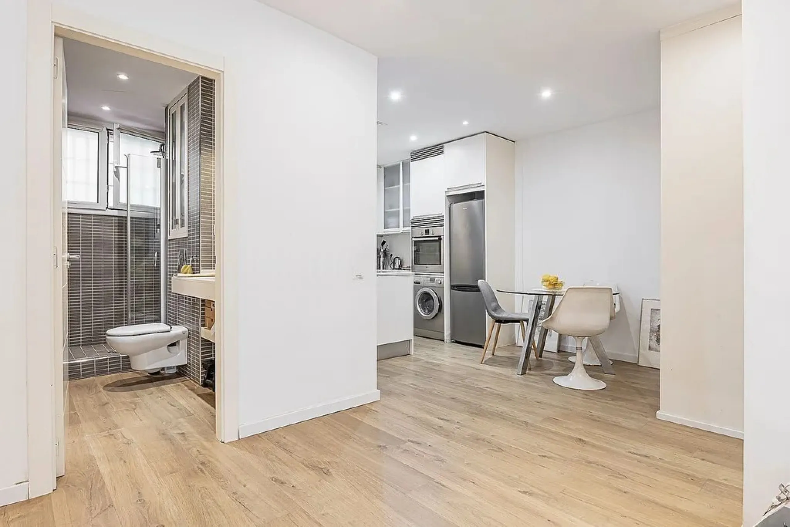 Ground Floor Apartment with Community Pool in Pedralbes, Barcelona