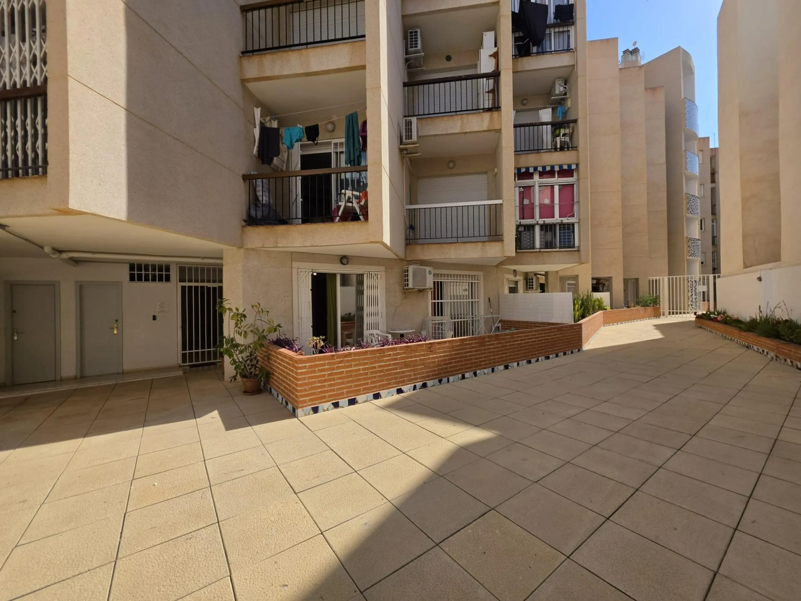 TORREVIEJA CERCA PLAYA,PISCINA,MODERNO 126.000 EUROS!!!