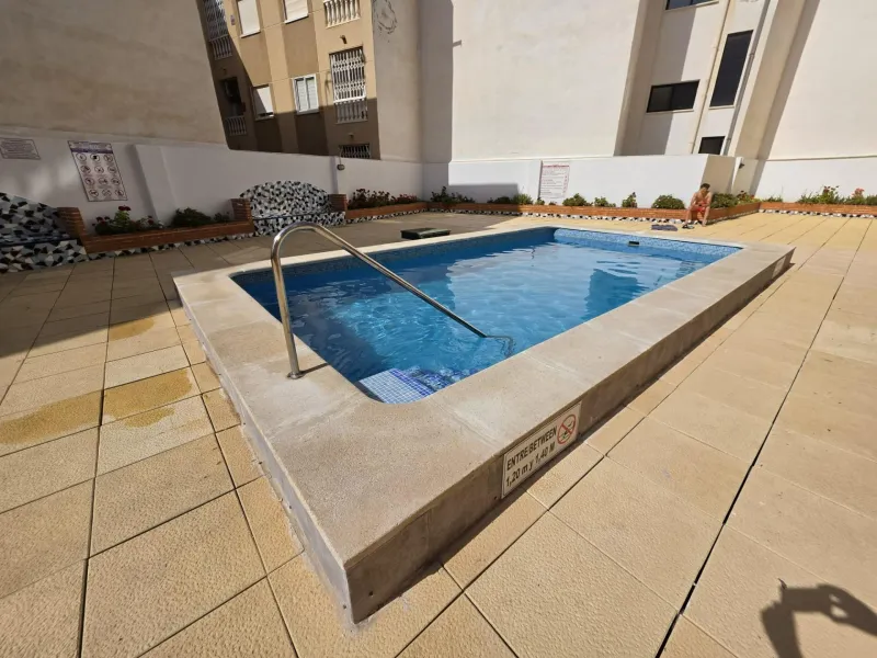 TORREVIEJA CERCA PLAYA,PISCINA,MODERNO 126.000 EUROS!!!