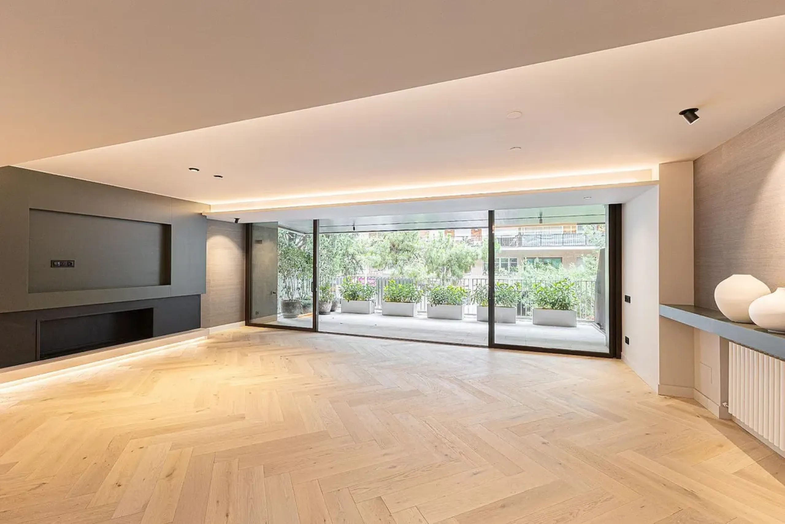Newly Refurbished Luxury Apartment with Private Terrace in Turó Parc, Barcelona