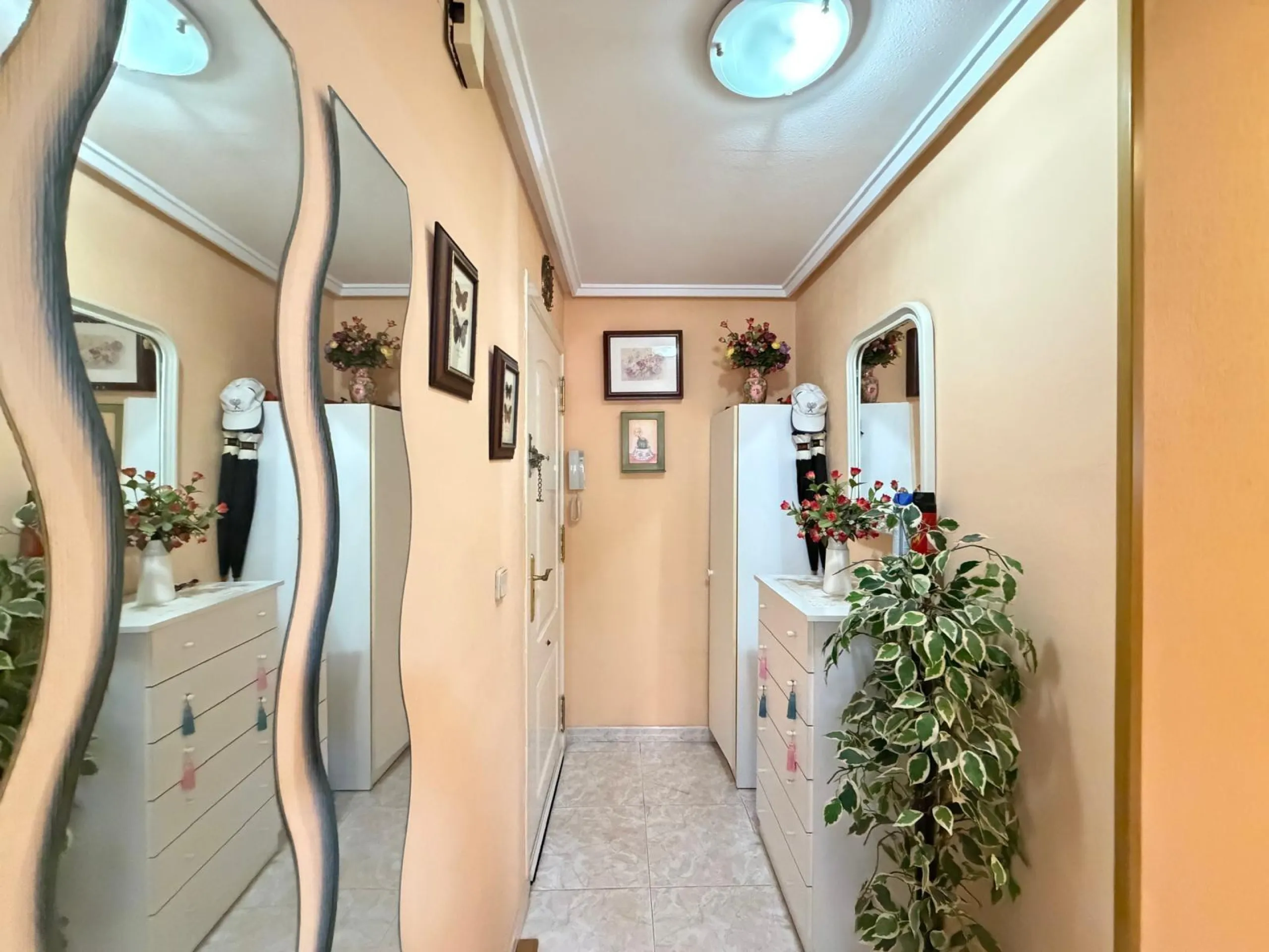 APARTMENT 400 METERS FROM CURA BEACH WITH COMMUNITY POOL. 2 BEDROOMS. 1 BATHROOM. WITH A SURFACE AREA OF 60 M2.