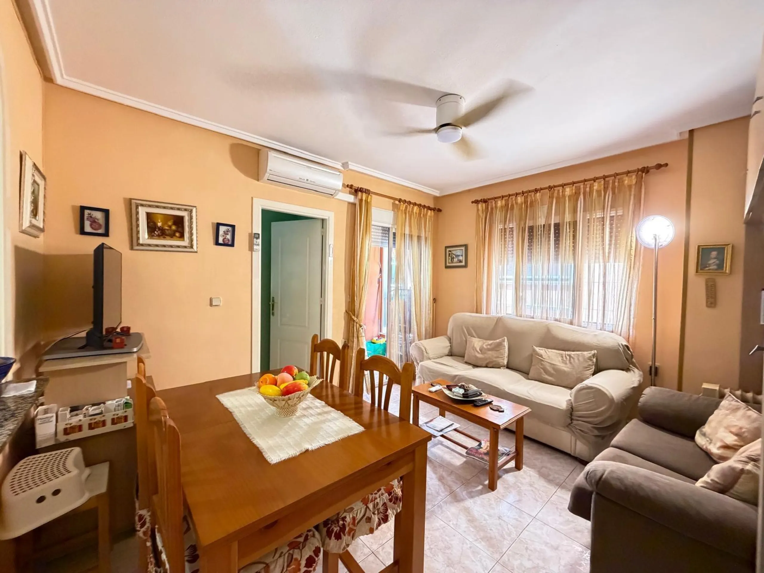 APARTMENT 400 METERS FROM CURA BEACH WITH COMMUNITY POOL. 2 BEDROOMS. 1 BATHROOM. WITH A SURFACE AREA OF 60 M2.