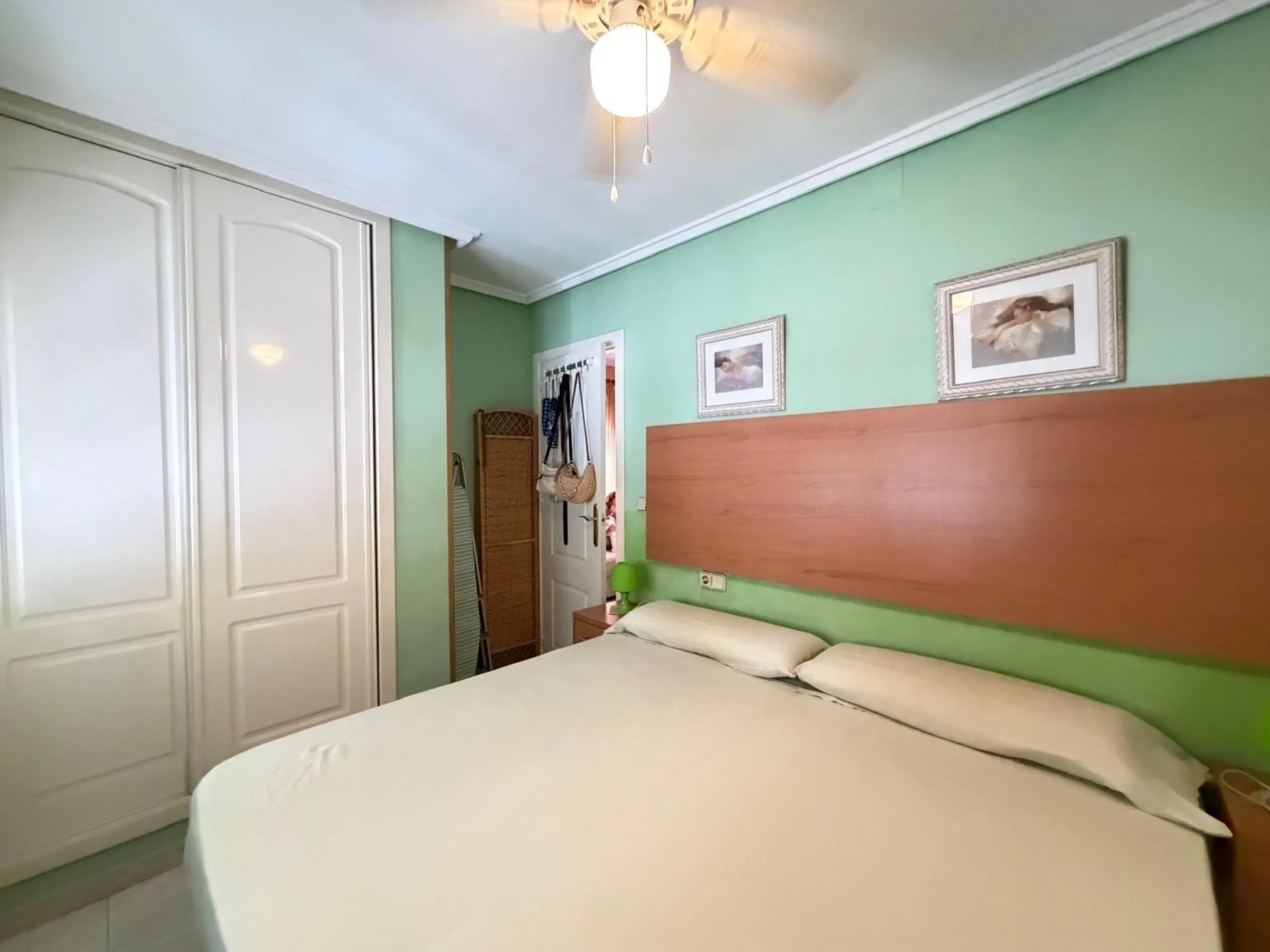 APARTMENT 400 METERS FROM CURA BEACH WITH COMMUNITY POOL. 2 BEDROOMS. 1 BATHROOM. WITH A SURFACE AREA OF 60 M2.