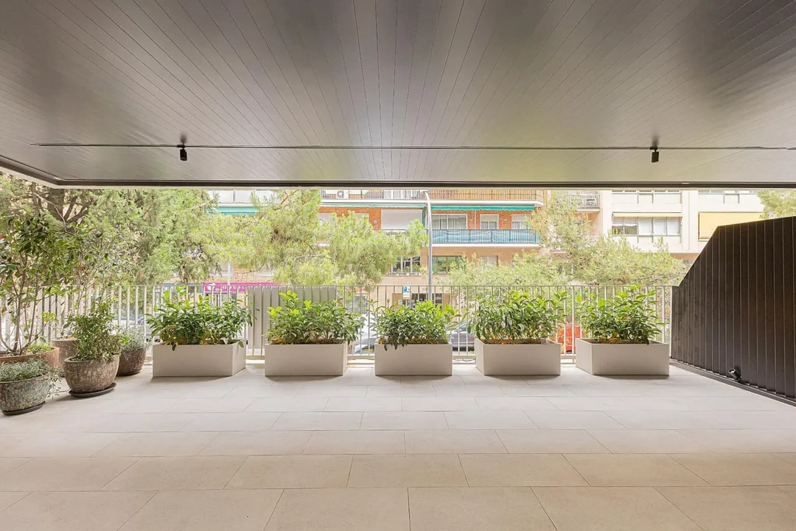 Newly Refurbished Luxury Apartment with Private Terrace in Turó Parc, Barcelona