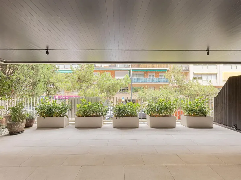 Newly Refurbished Luxury Apartment with Private Terrace in Turó Parc, Barcelona
