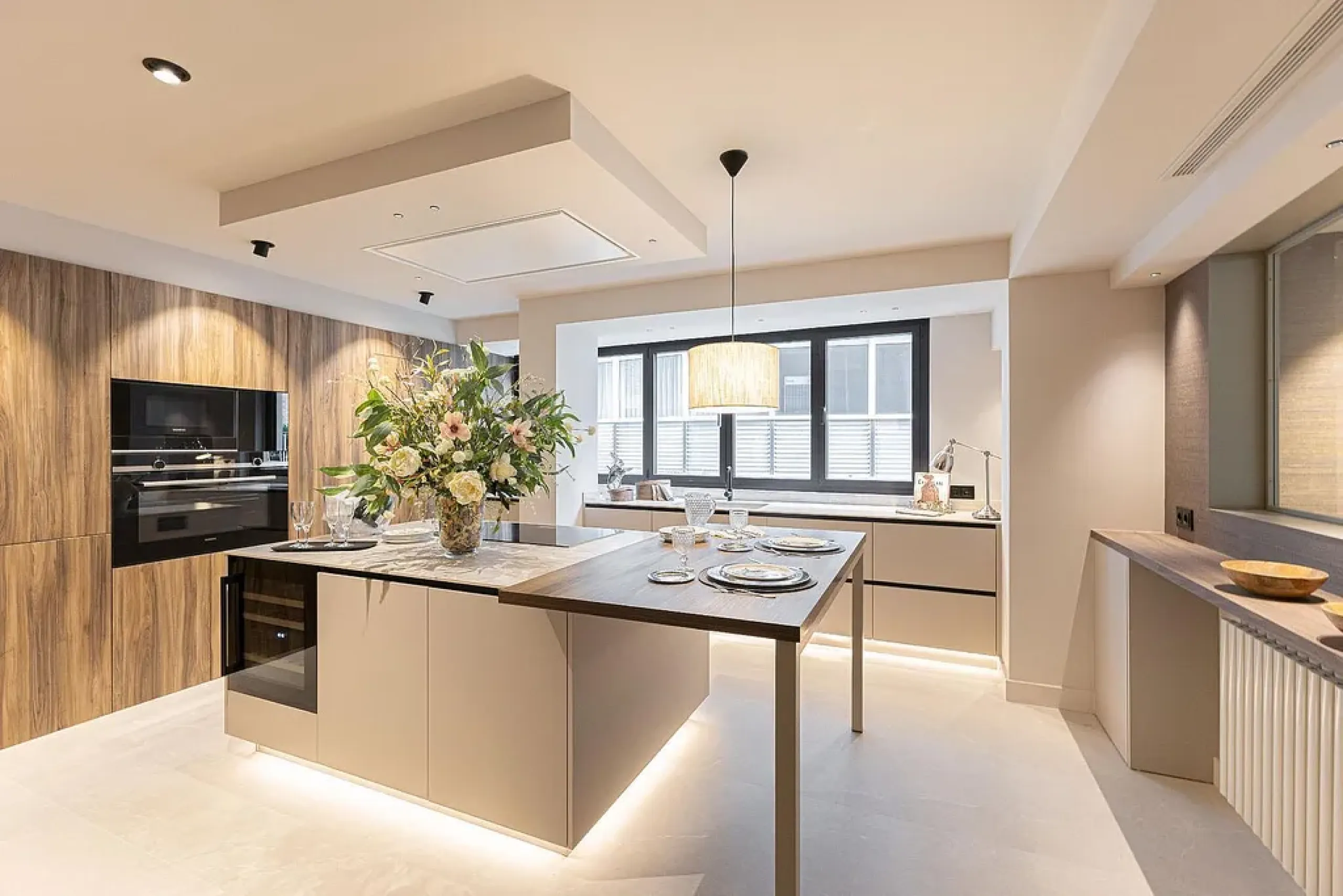 Newly Refurbished Luxury Apartment with Private Terrace in Turó Parc, Barcelona