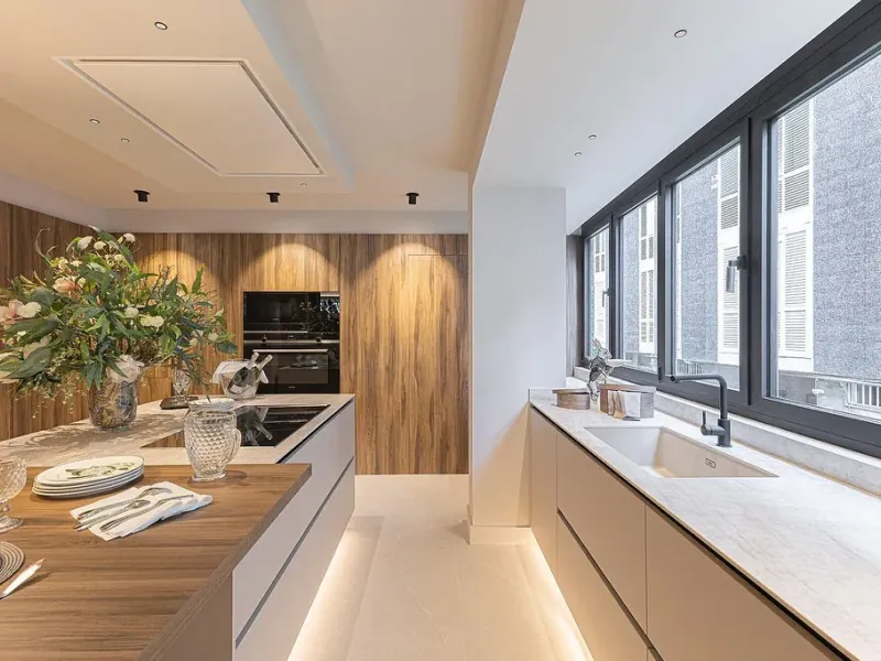 Newly Refurbished Luxury Apartment with Private Terrace in Turó Parc, Barcelona