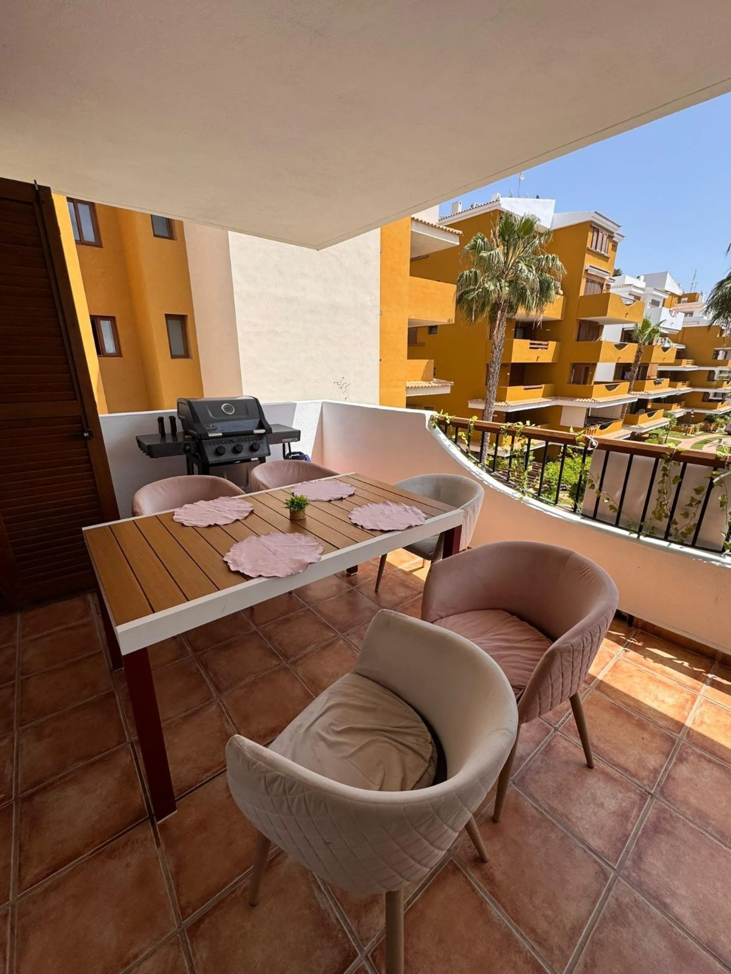 Cozy Apartment in Punta Prima, Torrevieja - Ideal for Enjoying the Mediterranean Sun