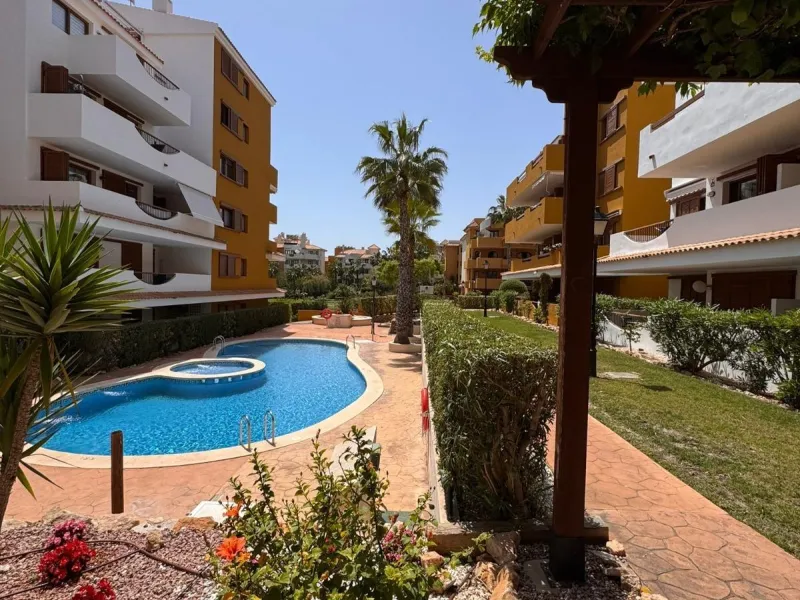 Cozy Apartment in Punta Prima, Torrevieja - Ideal for Enjoying the Mediterranean Sun