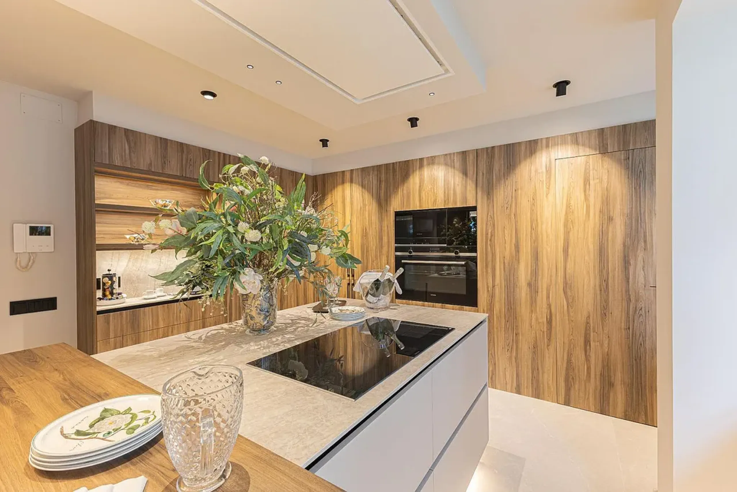 Newly Refurbished Luxury Apartment with Private Terrace in Turó Parc, Barcelona