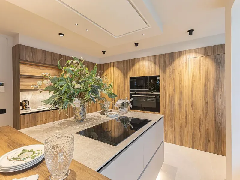 Newly Refurbished Luxury Apartment with Private Terrace in Turó Parc, Barcelona