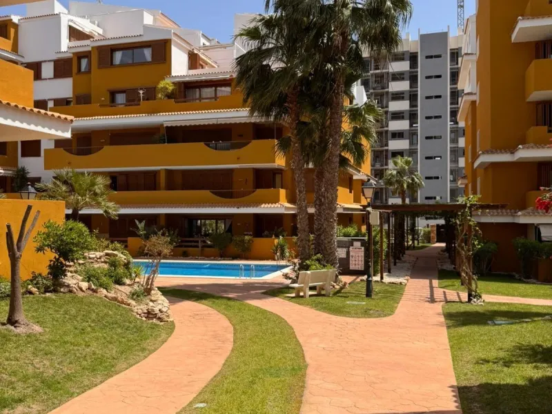 Cozy Apartment in Punta Prima, Torrevieja - Ideal for Enjoying the Mediterranean Sun